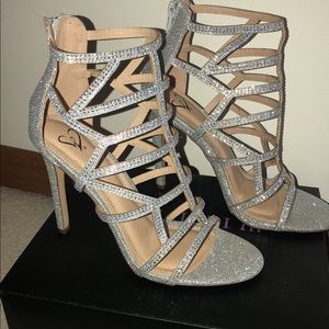 Size 8 Silver / Glitter Gem Heels